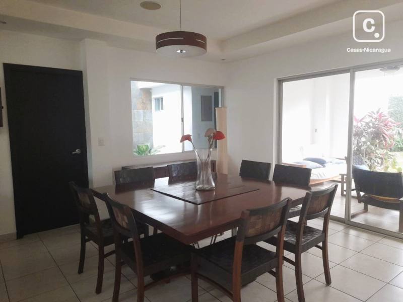Casa en venta en Santo Domingo, Managua – 3 hab, 231 m²