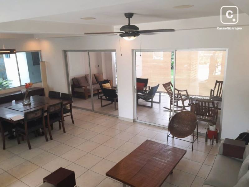 Casa en venta en Santo Domingo, Managua – 3 hab, 231 m²