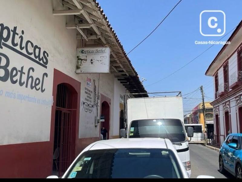 Local comercial en venta en León – 185 m²