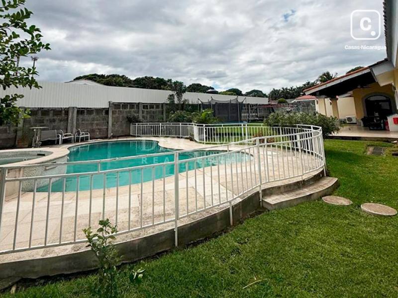 Casa en alquiler en Las Colinas, Managua – 4 hab, 140 m²