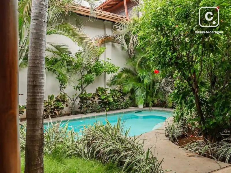 Casa en venta en Granada – 5 hab, 375 m²