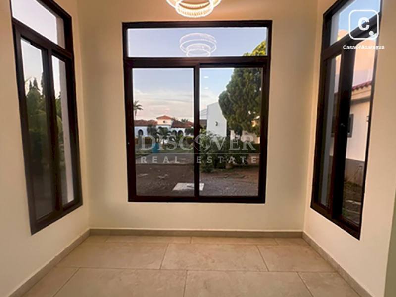 Casa en alquiler en Chinandega – 3 hab, 420 m²