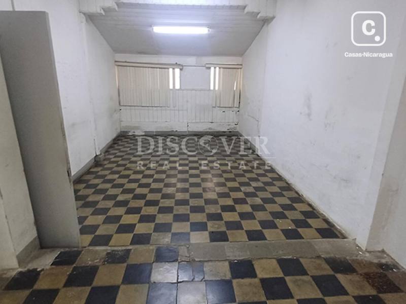 Local comercial en venta en León – 448 m²