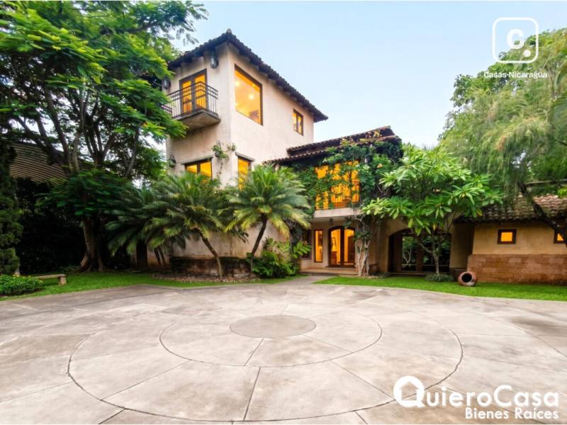 Casa en alquiler en Villa Fontana, Managua – 4 hab, 487 m²