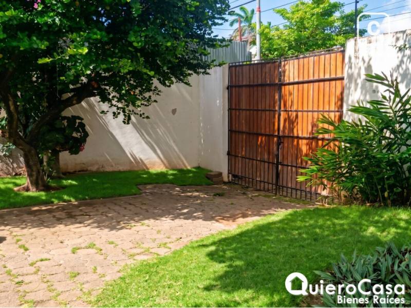 Casa en venta en Bolonia, Managua – 4 hab, 391 m²