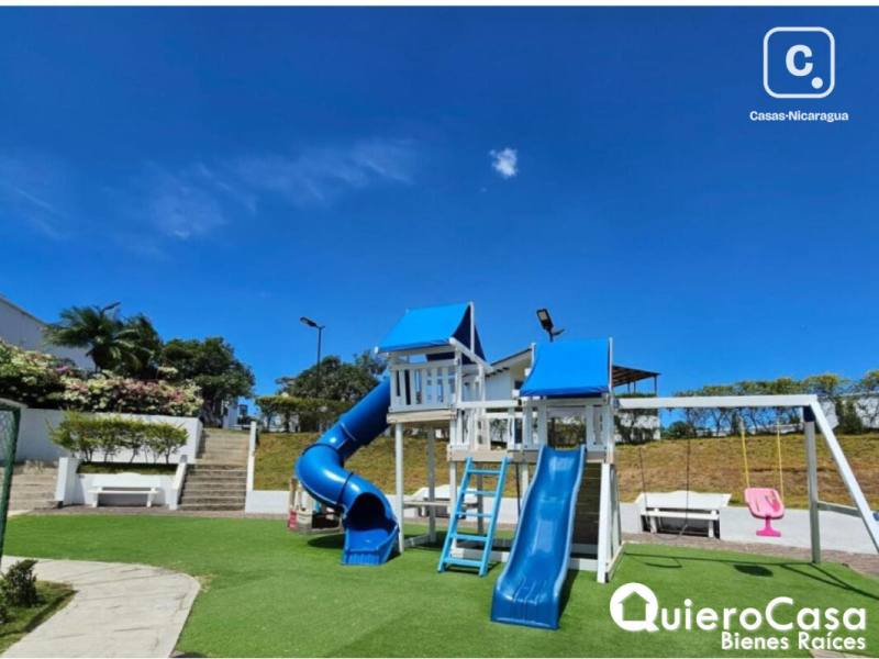 Casa en alquiler en Las Colinas, Managua – 3 hab, US$ 1,100/mes