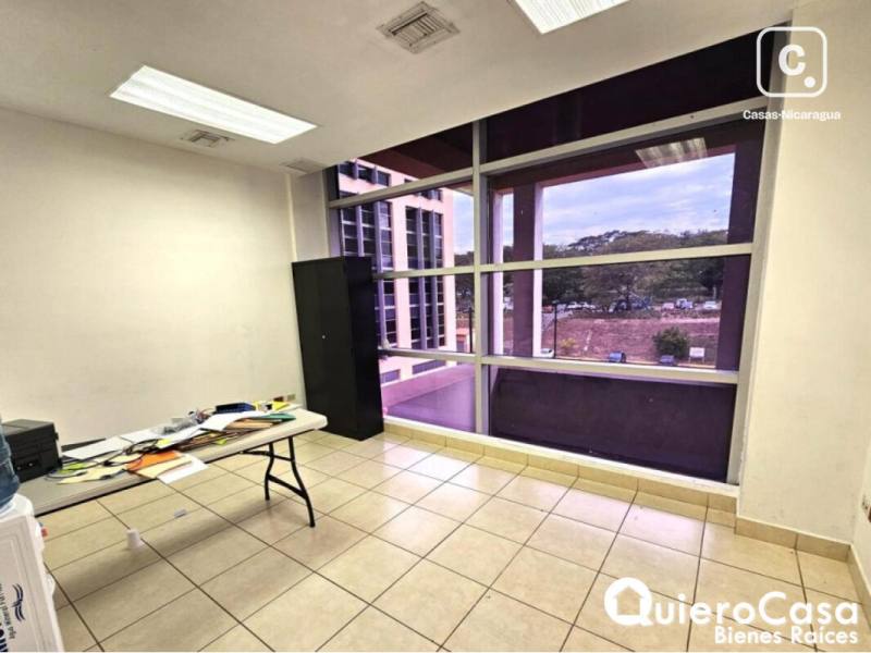 Oficina en alquiler en Managua – 400 m², US$ 6,800/mes