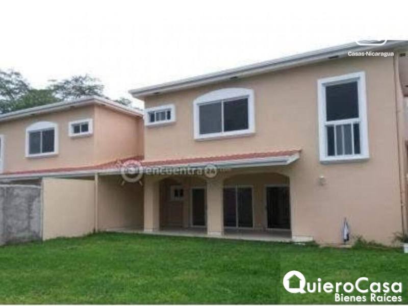 Casa en alquiler en Las Colinas, Managua – 3 hab, US$ 1,300/mes