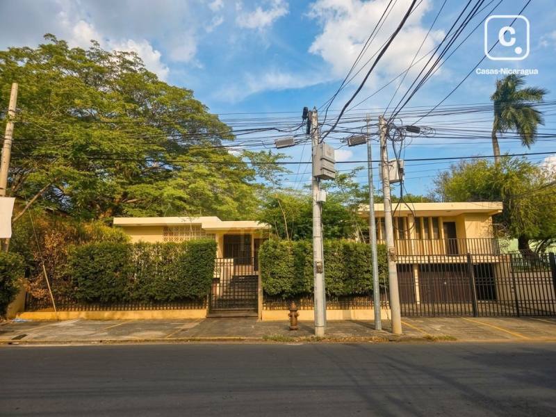 Casa en venta en Bolonia ideal para Comercio y Oficinas, Managua