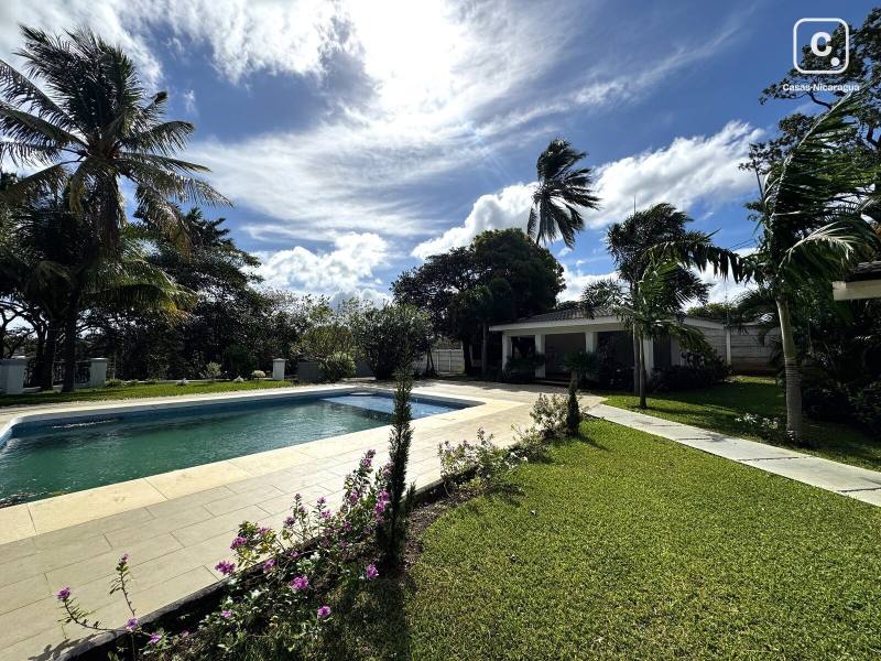 Casa en venta en Managua – 4 hab, 400 m², US$ 385,000