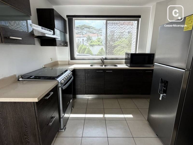 Apartamento en alquiler en Las Colinas, Managua – 3 hab, 158 m²