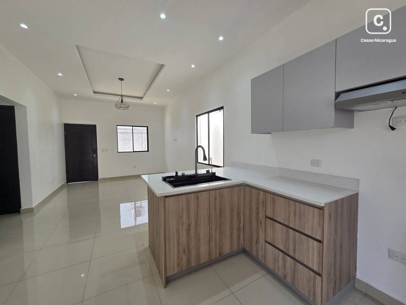 Apartamento en alquiler en Las Colinas, Managua – 2 hab, 92 m²