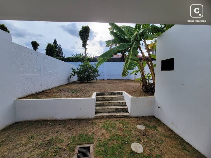 Local comercial en alquiler en Managua – 182 m²