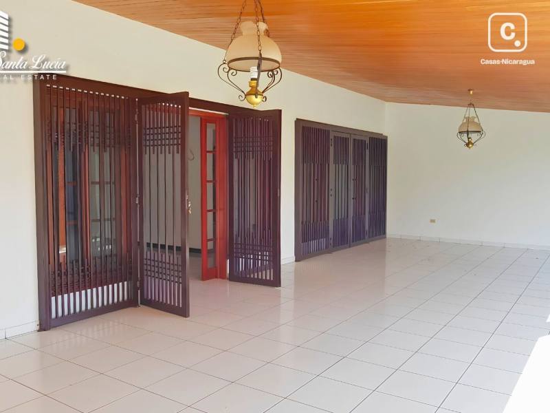 Casa en venta en Las Colinas, Managua – 4 hab, 420 m², US$ 400,000