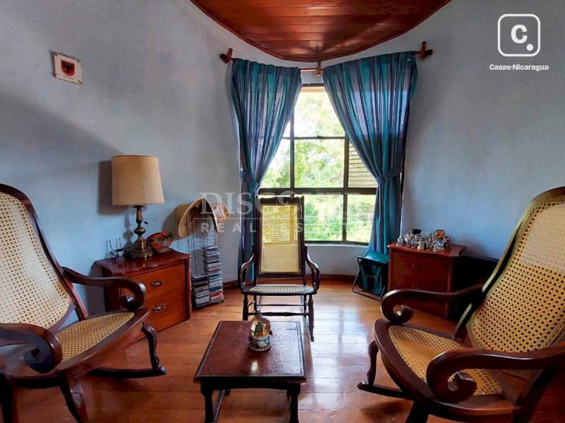 Casa en venta en Villa Fontana, Managua – 5 hab, 945 m²