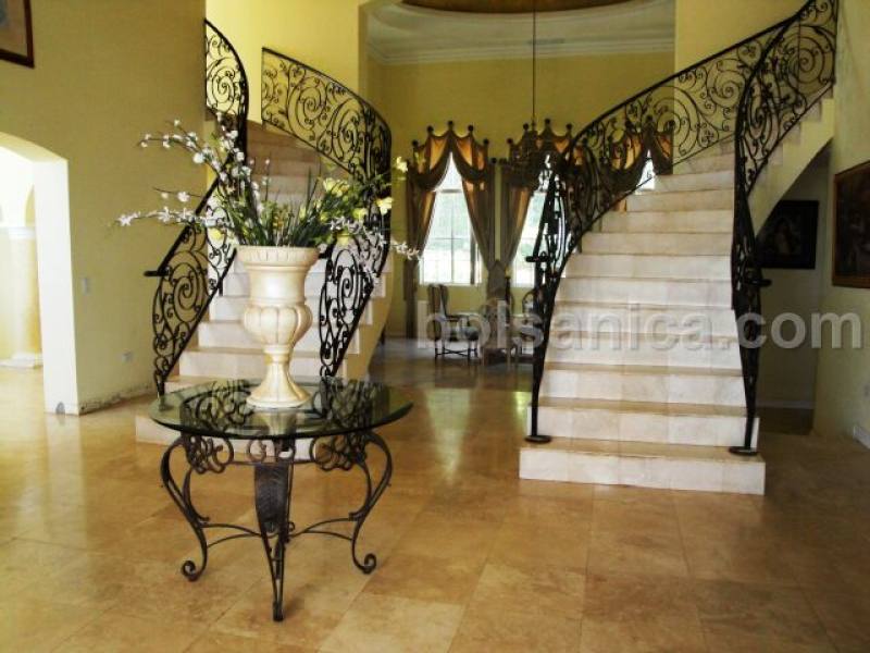 Alquiler o Venta de Casa en Carretera Sur, Managua