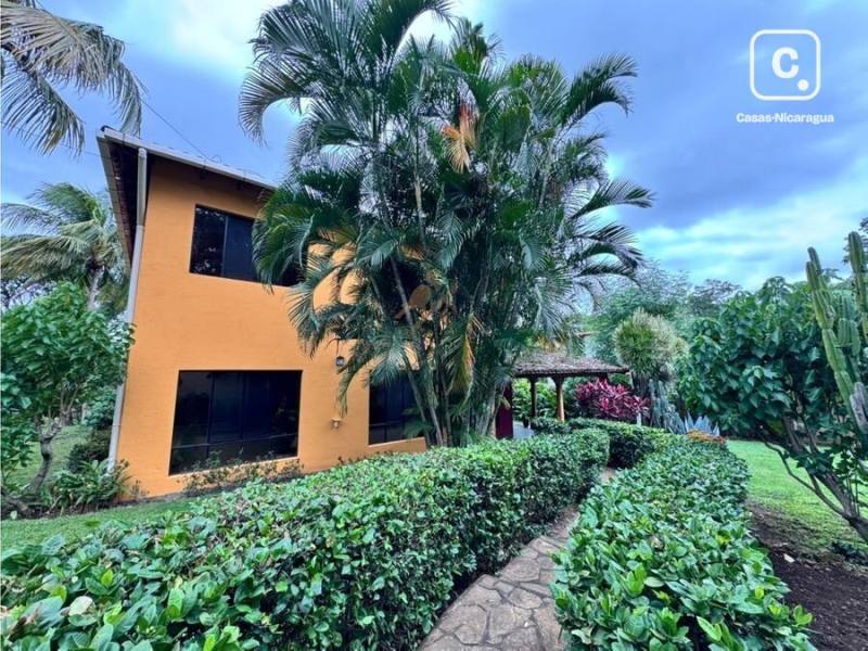 Casa en alquiler en Managua – 4 hab, 285 m²