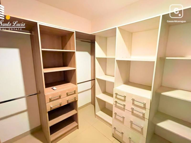 Casa en venta en Santo Domingo, Managua – 4 hab, 360 m², US$ 495,000