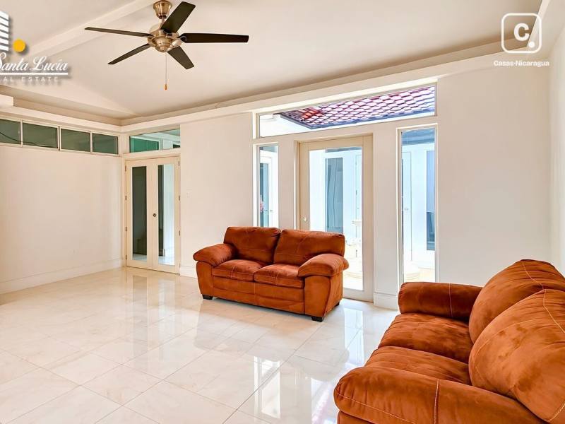 Casa en venta en Bolonia, Managua – 3 hab, 243 m²