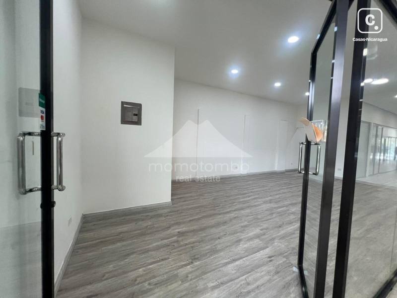 Oficina en alquiler en Planes de Altamira, Managua – 45 m²