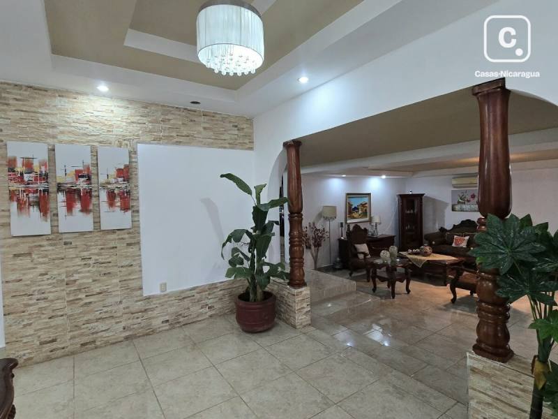 Casa en alquiler en Las Colinas, Managua – 6 hab, 450 m²