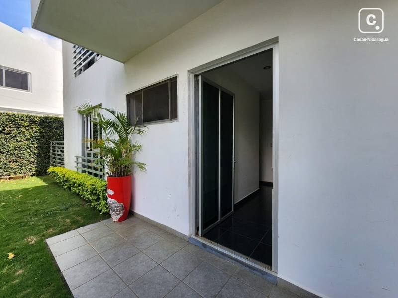 Apartamento en alquiler en Las Colinas, Managua – 2 hab, 85 m², US$ 925/mes