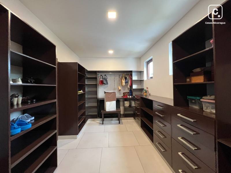 Casa en venta en Estancia de Santo Domingo, Managua – 4 hab, 581 m²
