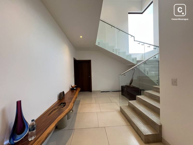 Casa en venta en Estancia de Santo Domingo, Managua – 4 hab, 581 m²