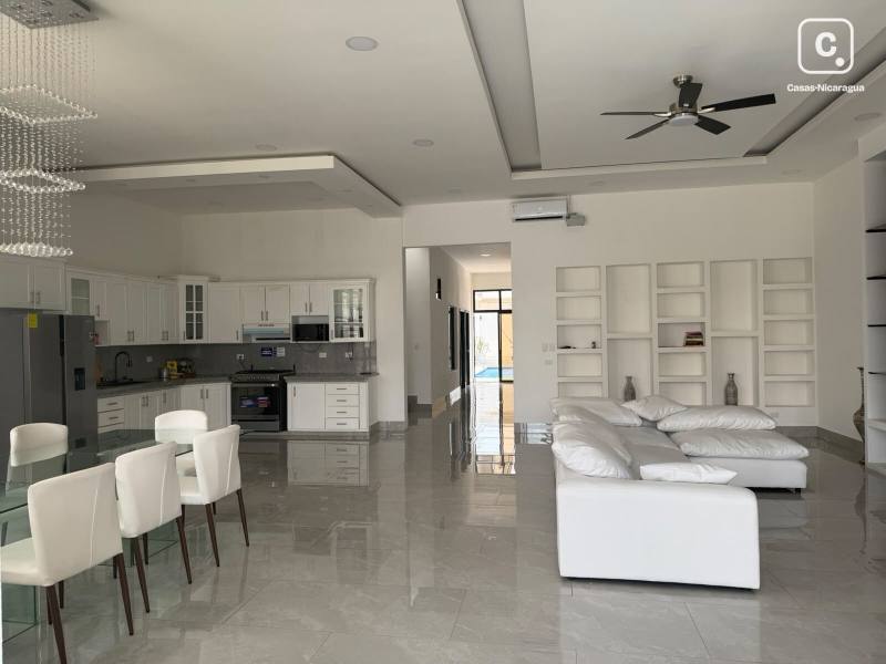 Apartamento en venta en Estelí – 8 hab, 472 m²