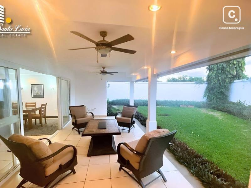 Casa en alquiler en Las Colinas, Managua – 4 hab, Ref SLf09f8fa1e29ca8casaamuebladae