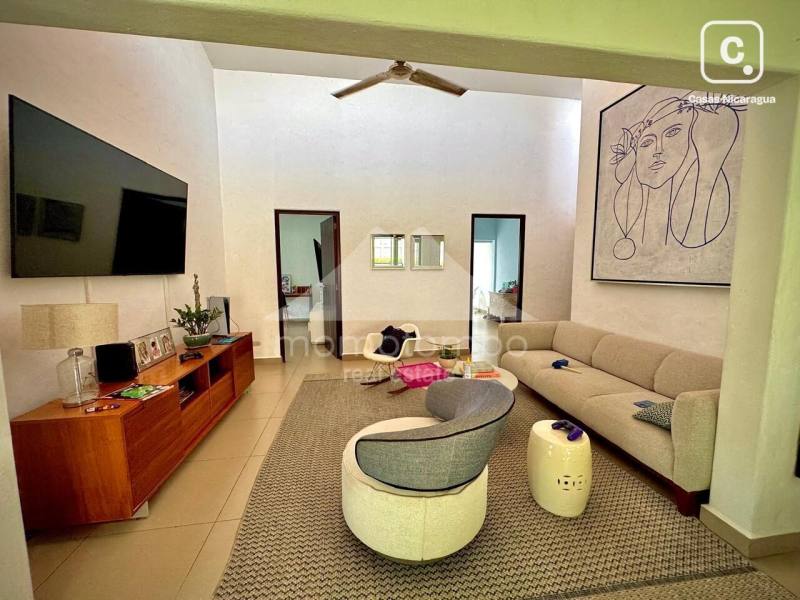 Casa en alquiler en Villa Fontana, Managua – 3 hab, 220 m², US$ 1,600/mes