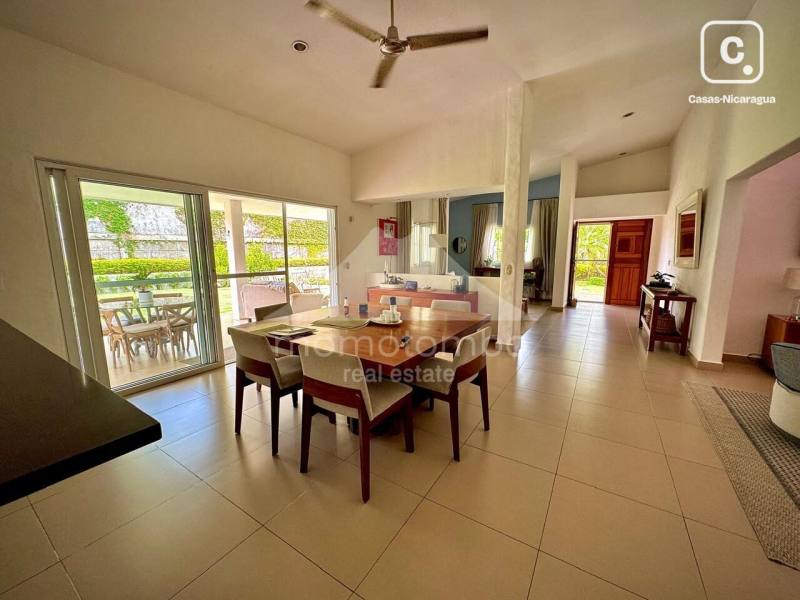 Casa en alquiler en Villa Fontana, Managua – 3 hab, 220 m², US$ 1,600/mes