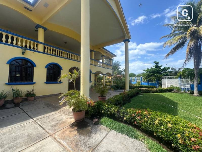 Casa en alquiler en Granada – 6 hab, 450 m²