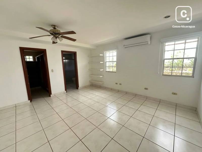 Casa en alquiler en Santo Domingo, Managua – 3 hab, 400 m², US$ 1,900/mes