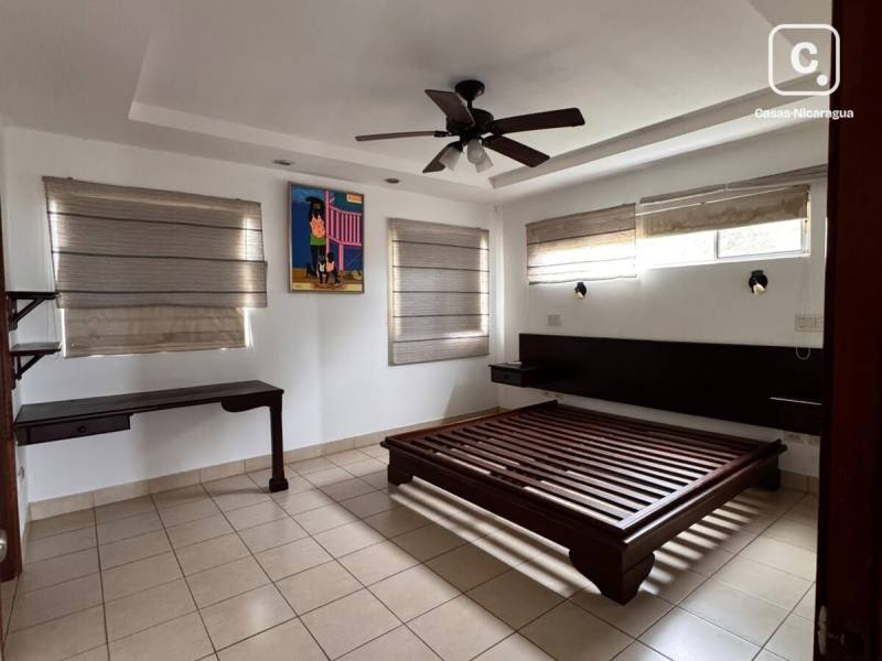 Apartamento en alquiler en Granada – 2 hab, 100 m²