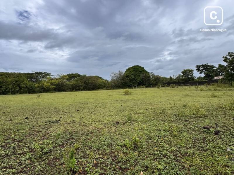Terreno en venta en Granada – 5,333 varas²