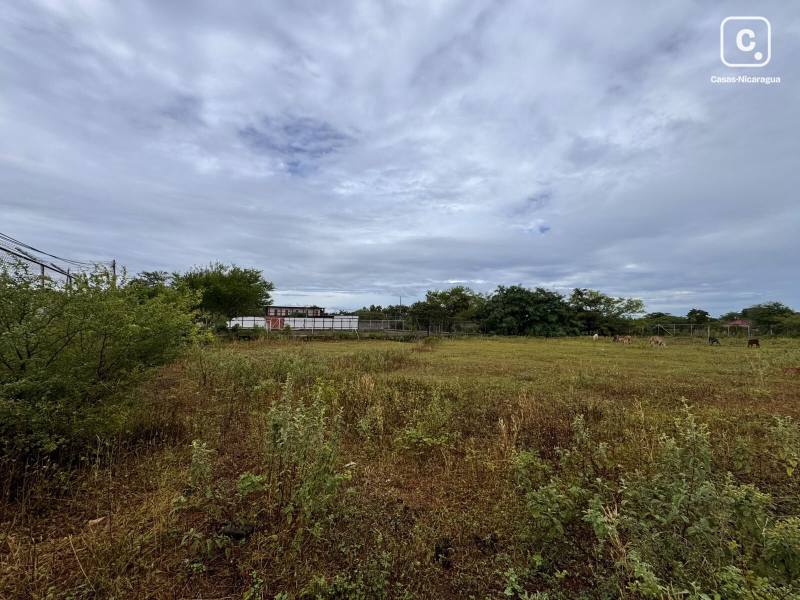 Terreno en venta en Granada – 7,666 varas²
