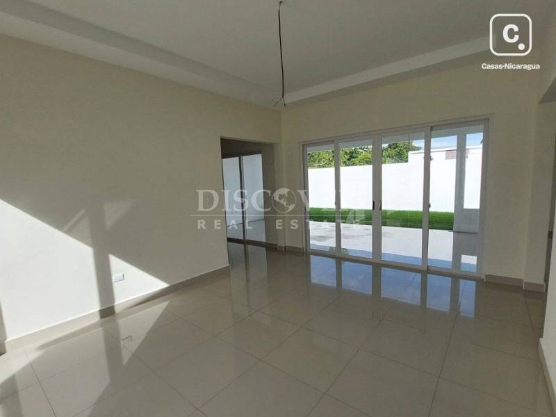 Casa en venta en Las Colinas, Managua – 3 hab, 250 m², US$ 310,000