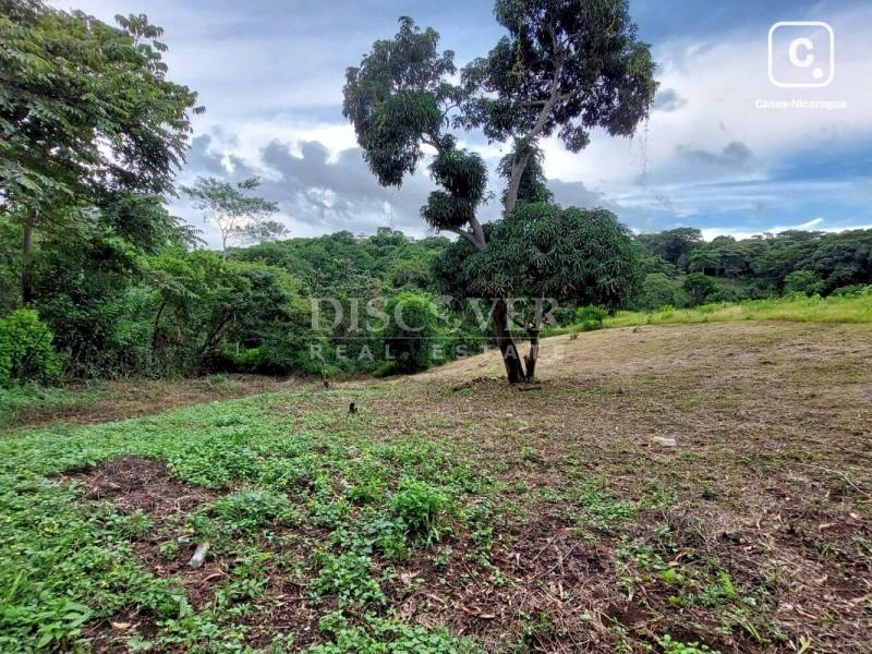 Terreno en venta en Villa Fontana, Managua – 29,768 varas²