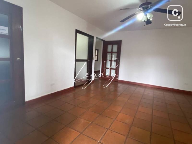 Oficina en alquiler en Santo Domingo, Managua