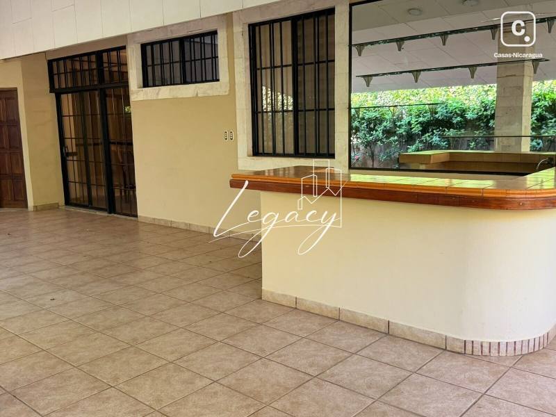 Casa en venta o alquiler en Colonia Managua, Managua – 6 hab, 693 m²