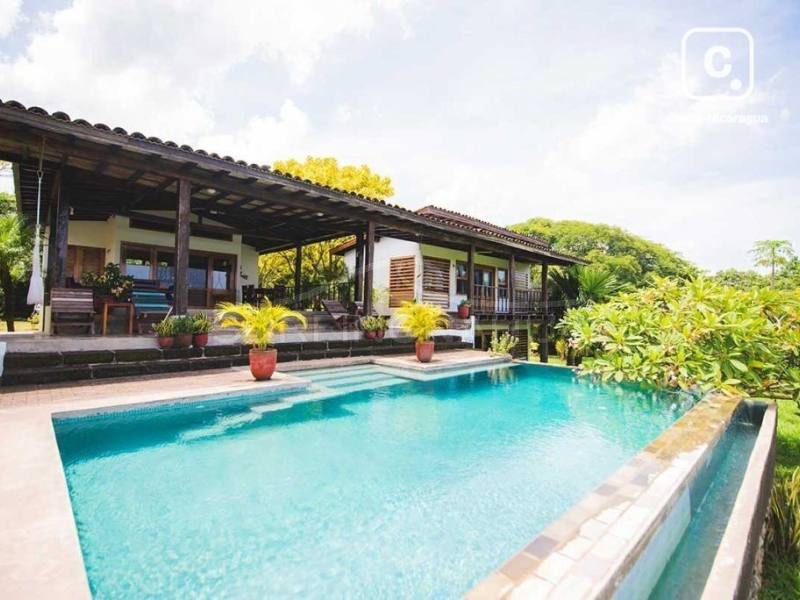 Casa en venta en El Viejo, Chinandega – 3 hab, 232 m²