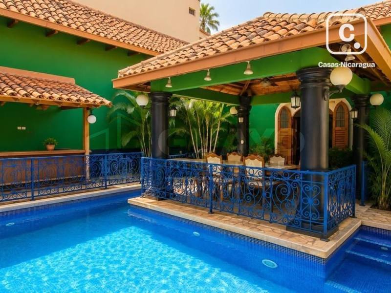 Casa en venta en Granada – 6 hab, 334 m²