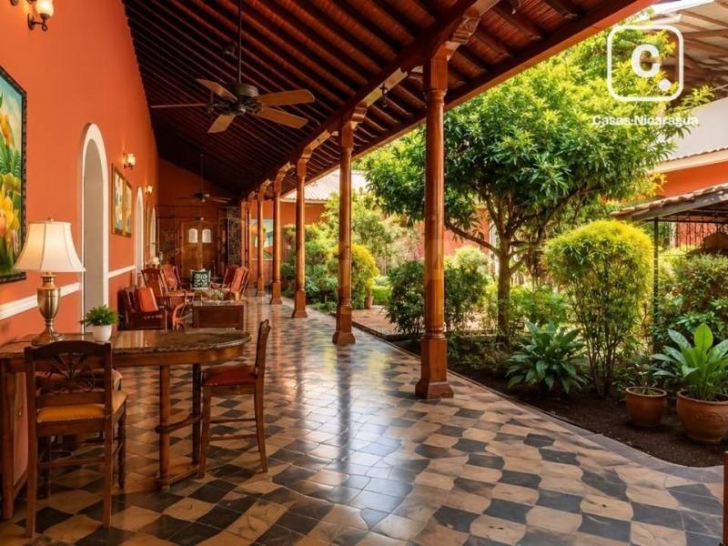 Casa en venta en Granada – 6 hab, 334 m²