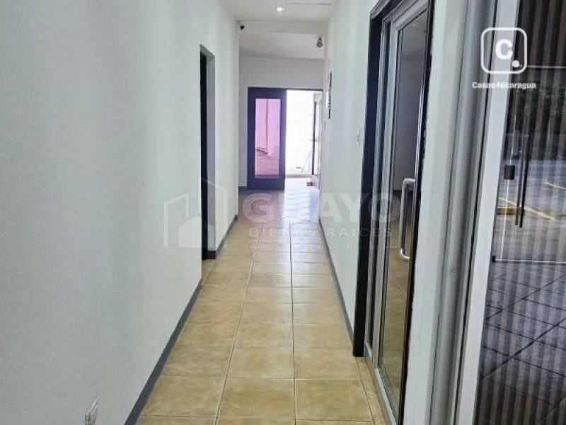 Oficina en alquiler en Las Colinas, Managua – 57 m²