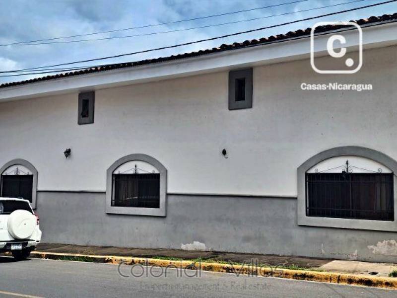 Apartamento en venta en Granada – 8 hab, 400 m²