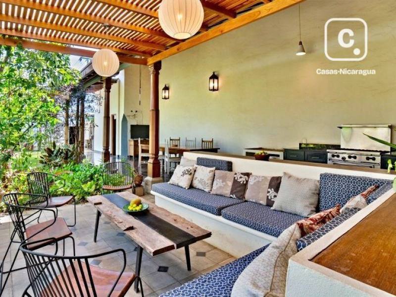 Casa en venta en Granada – 3 hab, 973 m²