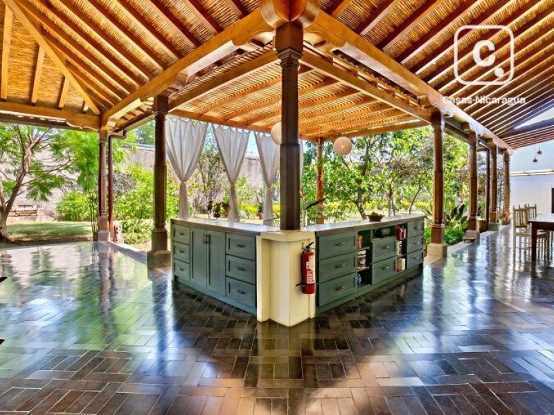 Casa en venta en Granada – 3 hab, 973 m²