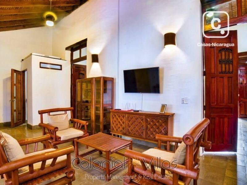 Casa en venta en Granada – 2 hab, US$ 165,000