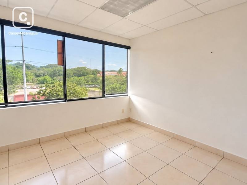 Edificio en alquiler en Planes de Altamira, Managua – 100 m²